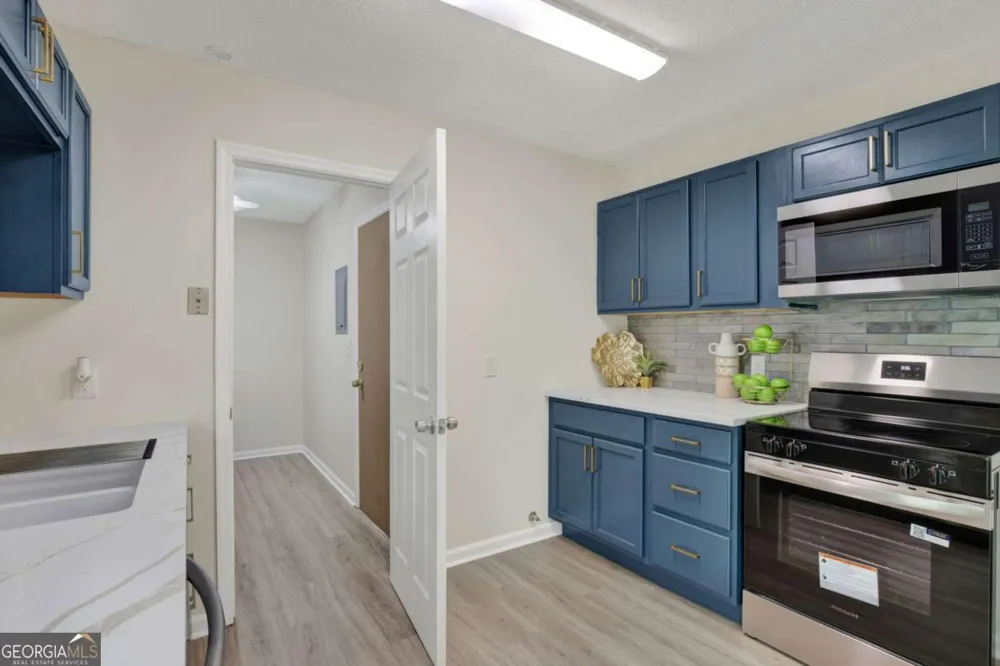 325 Forrest AVE Savannah, GA 31404
