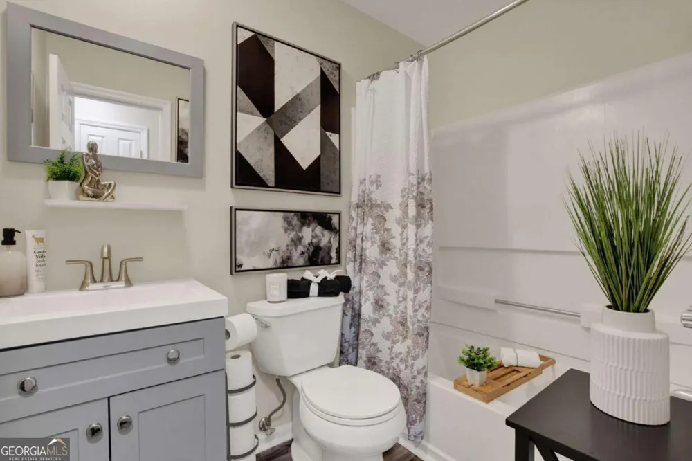 325 Forrest AVE Savannah, GA 31404