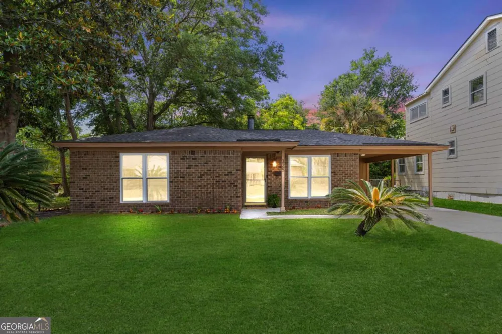325 Forrest AVE Savannah, GA 31404
