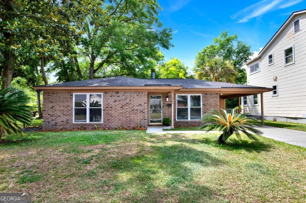 325 Forrest AVE Savannah, GA 31404