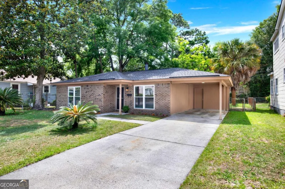 325 Forrest AVE Savannah, GA 31404