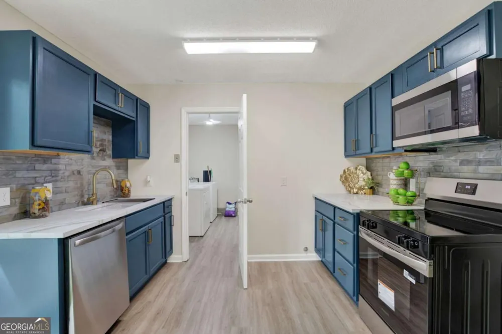 325 Forrest AVE Savannah, GA 31404