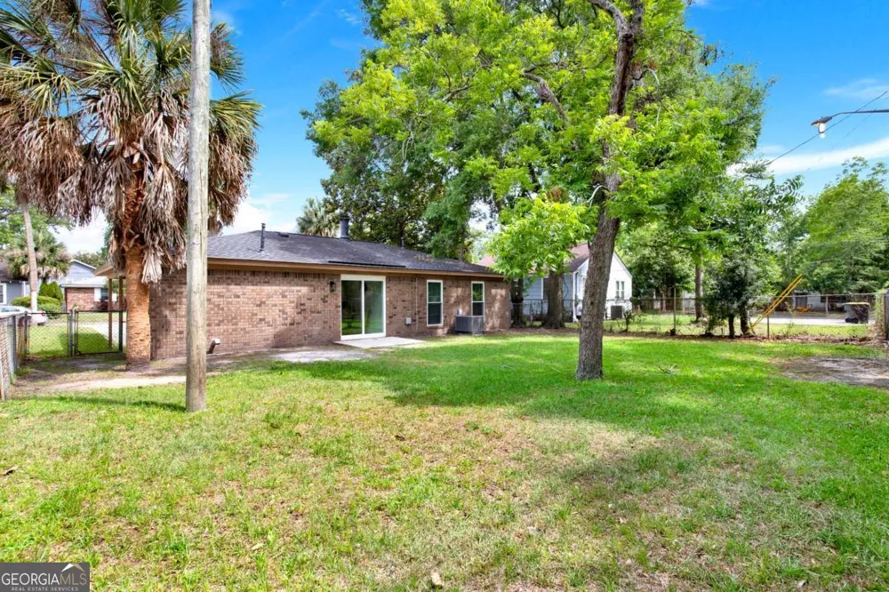 325 Forrest AVE Savannah, GA 31404