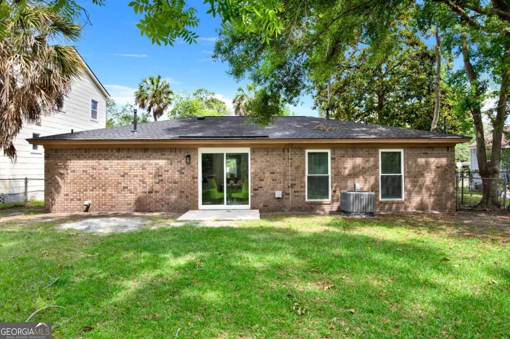 325 Forrest AVE Savannah, GA 31404
