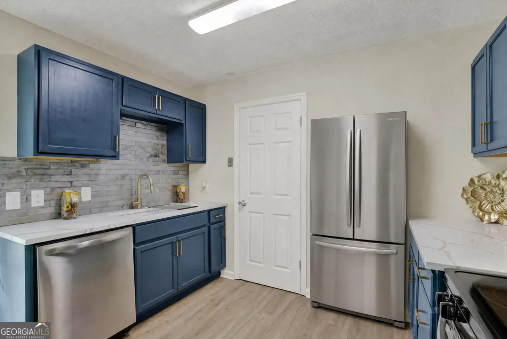 325 Forrest AVE Savannah, GA 31404