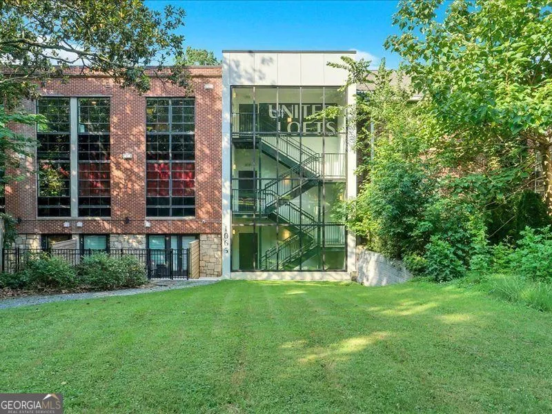 1065 United AVE SE Atlanta, GA 30316