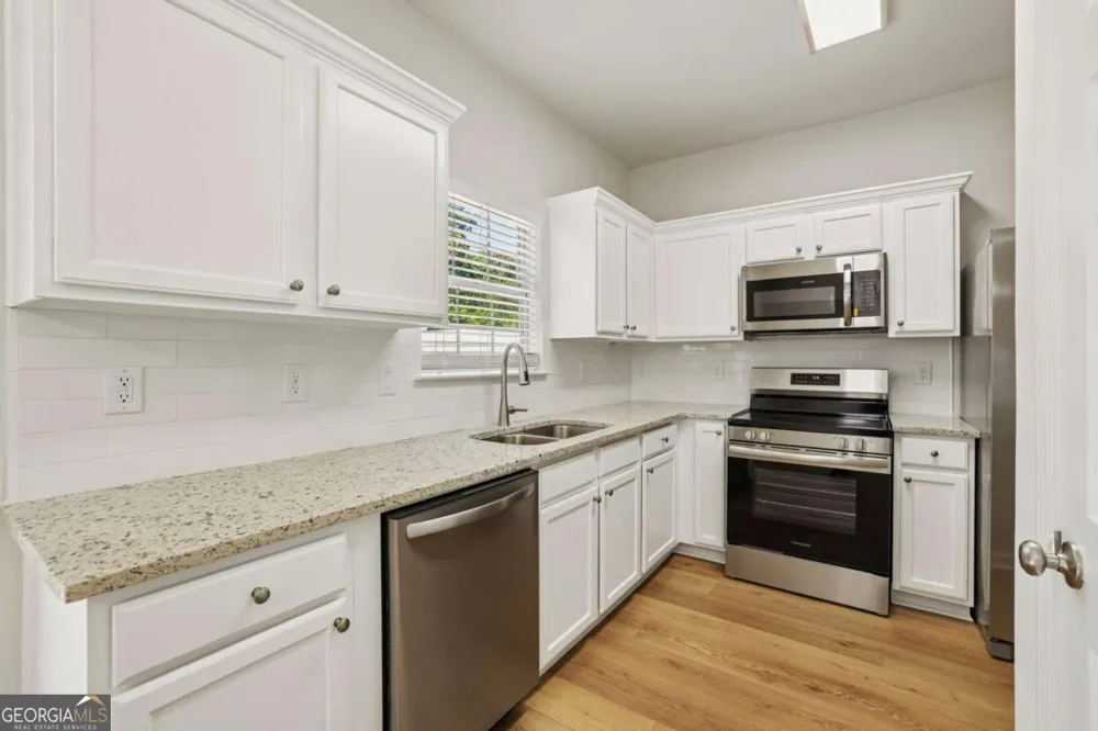 332 Azalea CIR Cumming, GA 30040