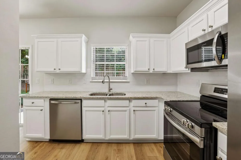 332 Azalea CIR Cumming, GA 30040