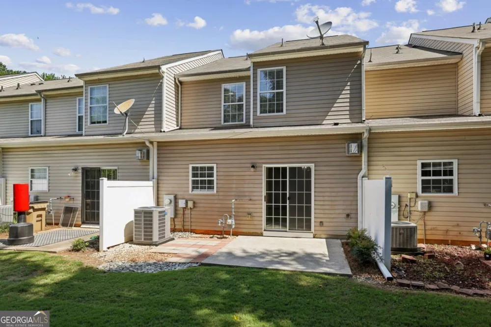 332 Azalea CIR Cumming, GA 30040