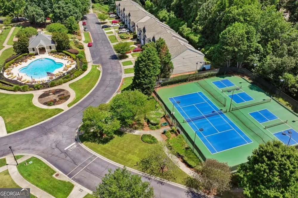332 Azalea CIR Cumming, GA 30040