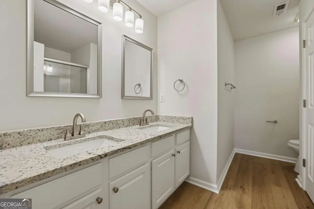332 Azalea CIR Cumming, GA 30040