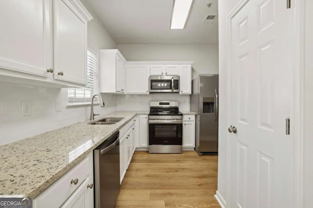 332 Azalea CIR Cumming, GA 30040