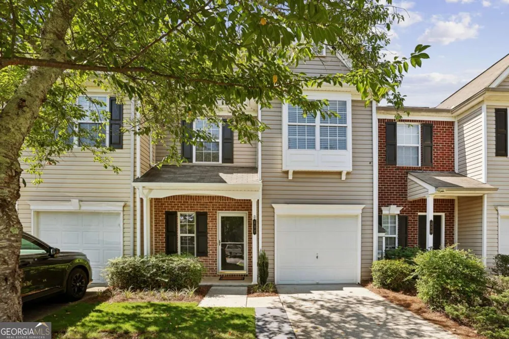 332 Azalea CIR Cumming, GA 30040