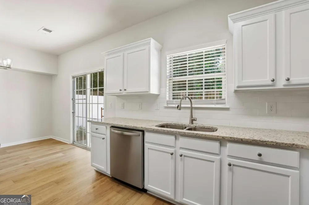 332 Azalea CIR Cumming, GA 30040