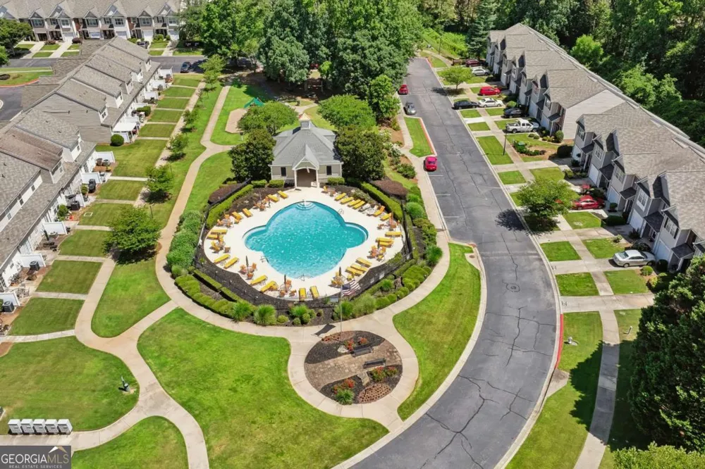 332 Azalea CIR Cumming, GA 30040