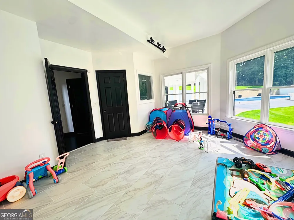 302 Shadow GLN McDonough, GA 30253