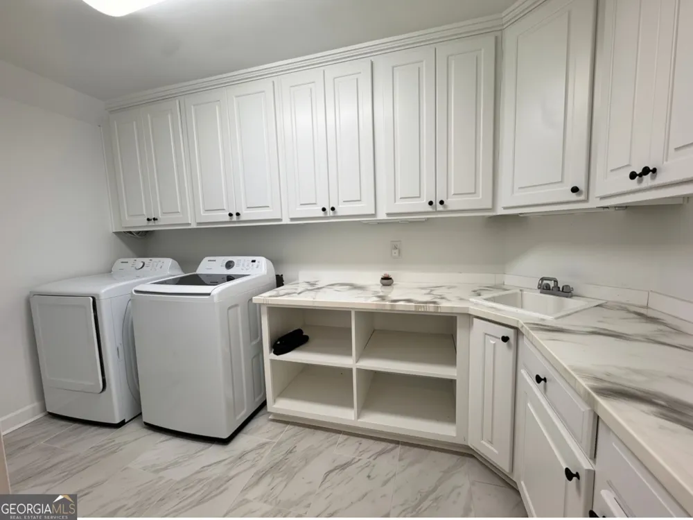 302 Shadow GLN McDonough, GA 30253