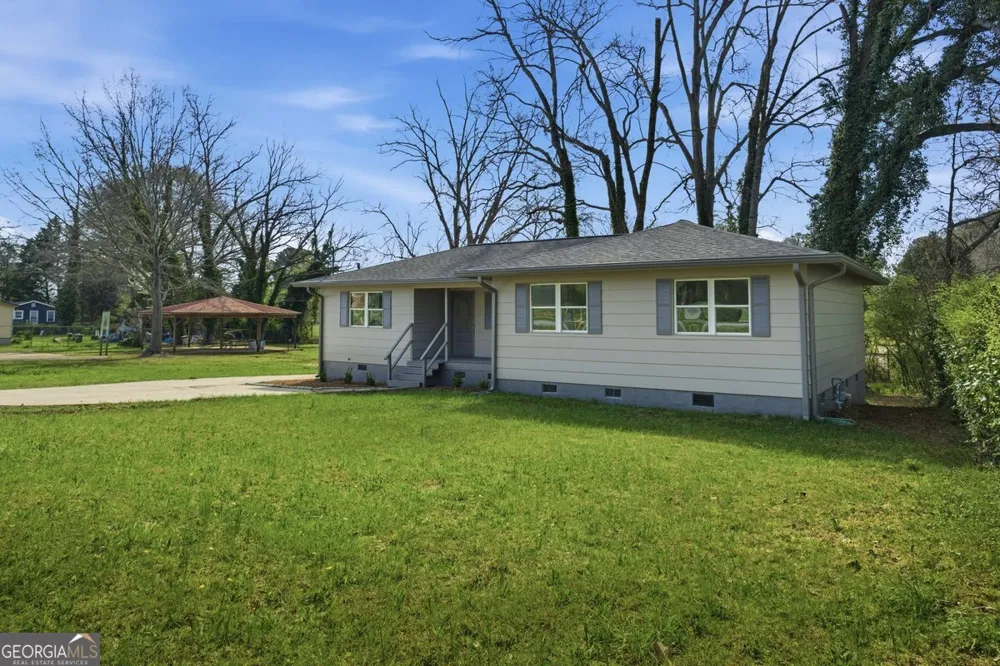 16 Rosenwald DR Hampton, GA 30228