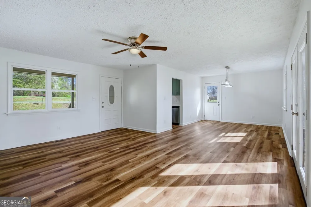 16 Rosenwald DR Hampton, GA 30228
