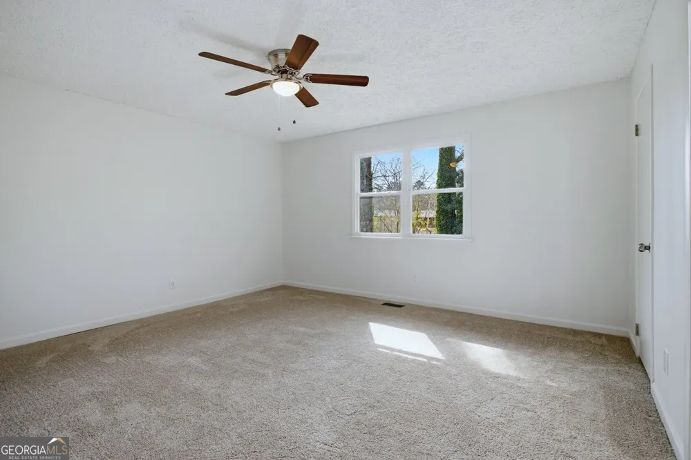 16 Rosenwald DR Hampton, GA 30228