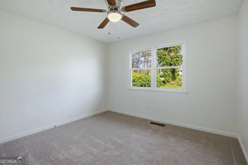 16 Rosenwald DR Hampton, GA 30228