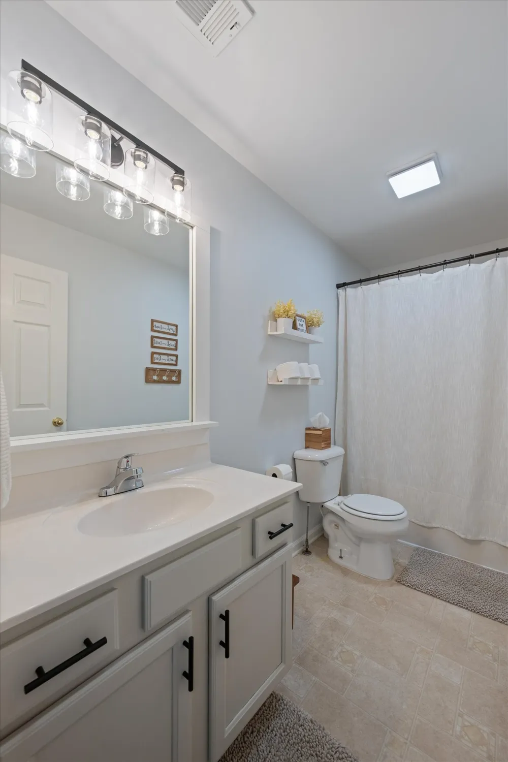 1902 Baileys Trace Dr Spring Hill, TN 37174