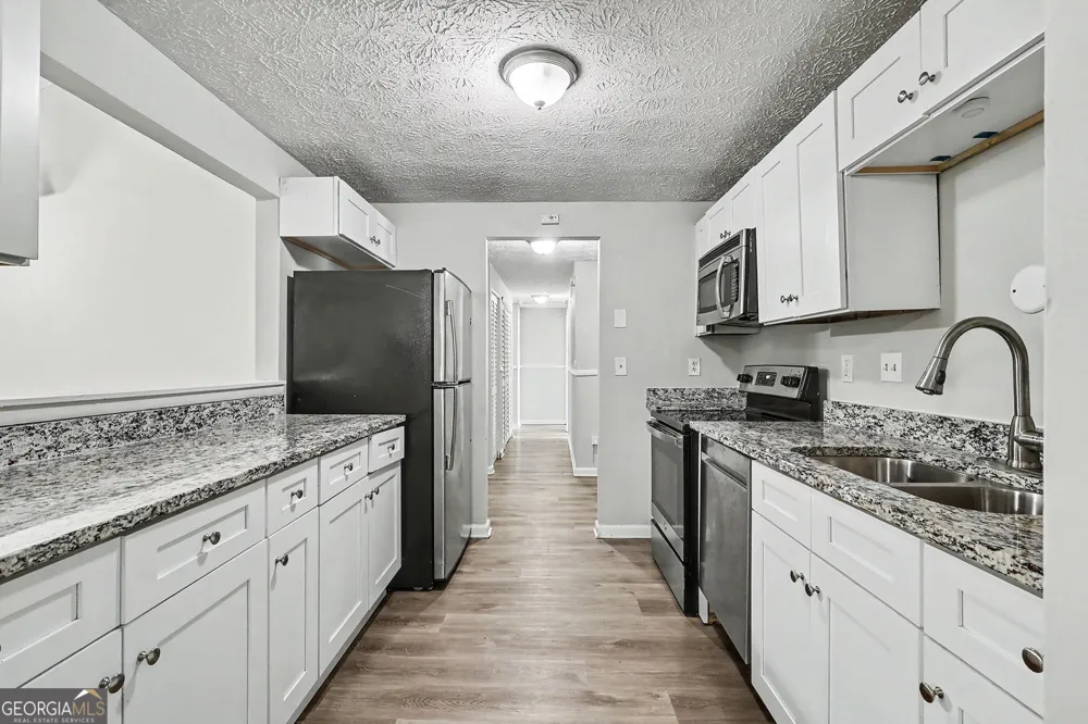 2196 Scarbrough DR Stone Mountain, GA 30088