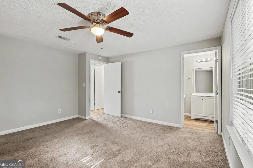 2196 Scarbrough DR Stone Mountain, GA 30088