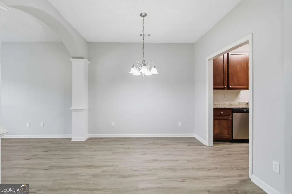 8642 Thomas LN Riverdale, GA 30274