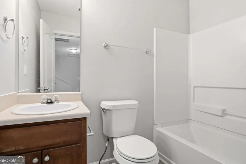 8642 Thomas LN Riverdale, GA 30274
