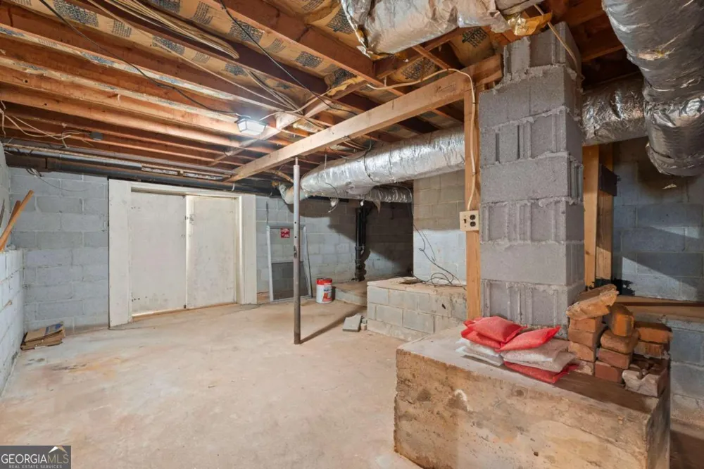 865 Old Tucker RD Stone Mountain, GA 30087