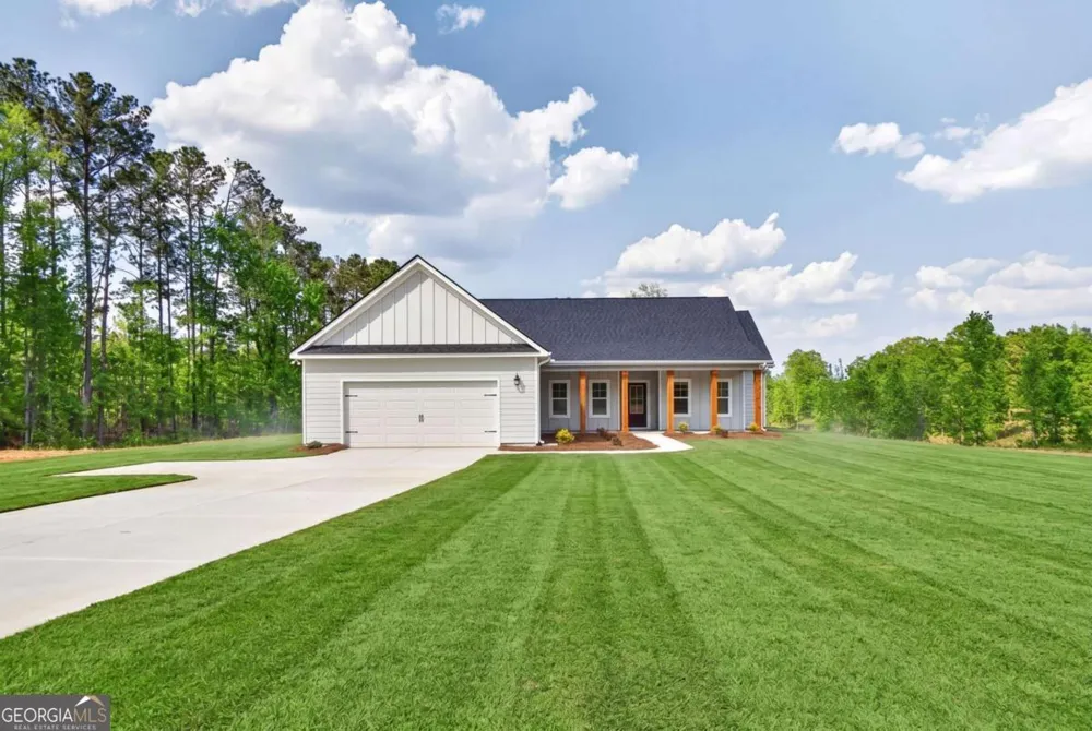 490 Bohannon RD Grantville, GA 30220