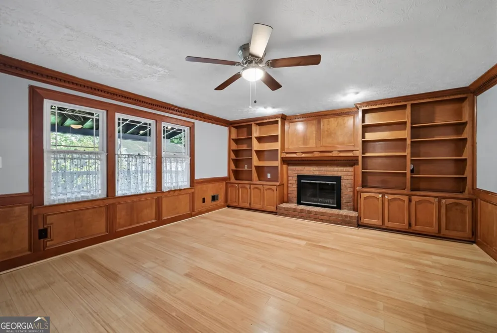 1875 Oak RD Snellville, GA 30078