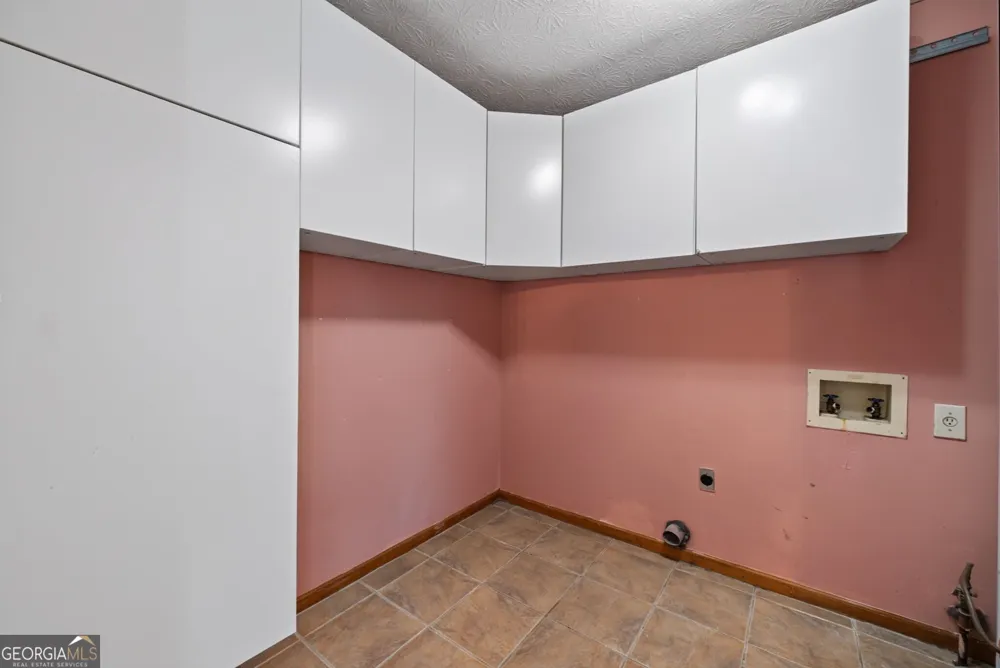 1875 Oak RD Snellville, GA 30078