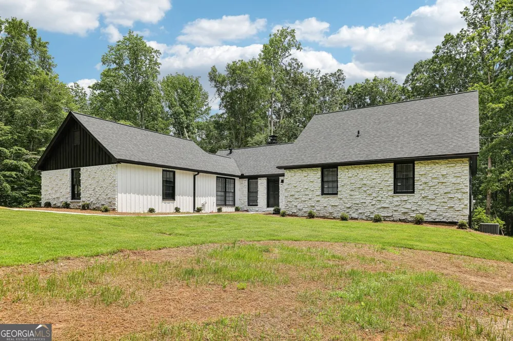 2725 Glendale DR NE Conyers, GA 30013