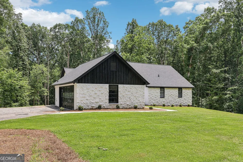 2725 Glendale DR NE Conyers, GA 30013