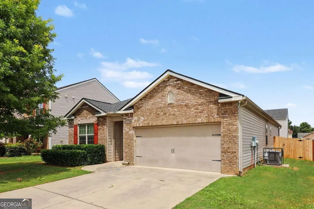1886 Osprey DR Hampton, GA 30228