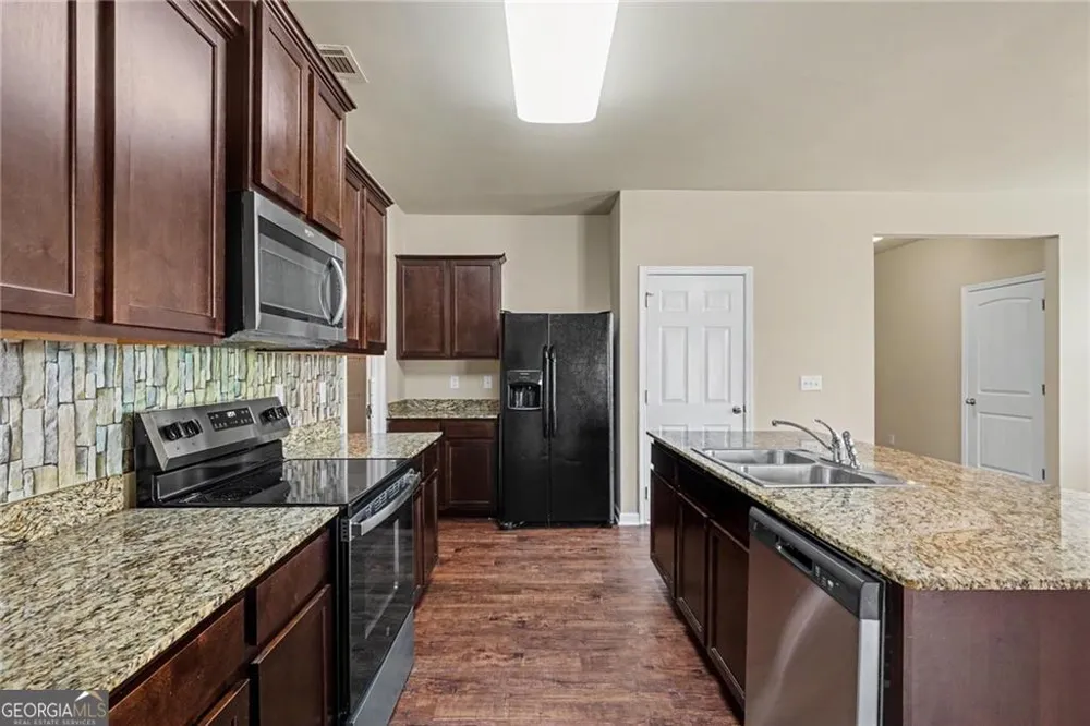 1965 Osprey DR Hampton, GA 30228