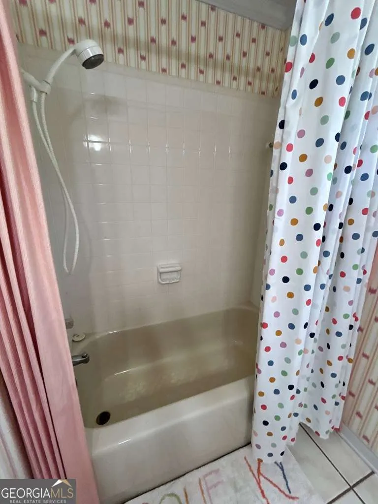 1702 Slack DR Tifton, GA 31793