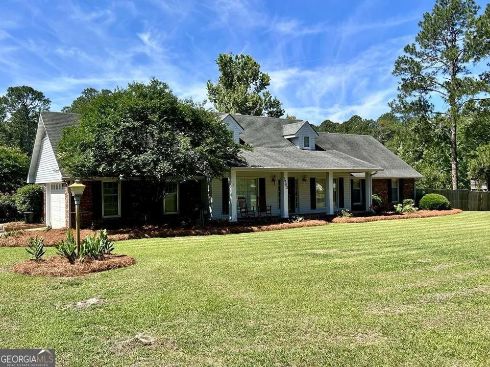 1702 Slack DR Tifton, GA 31793