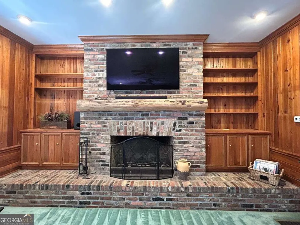 1702 Slack DR Tifton, GA 31793