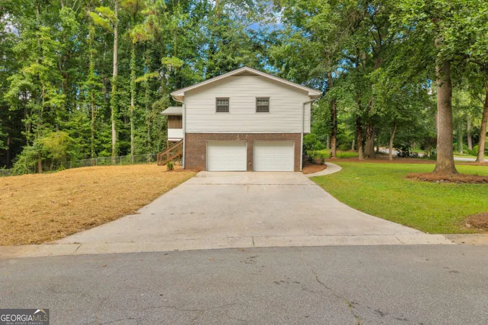 6193 Pine LN Douglasville, GA 30135
