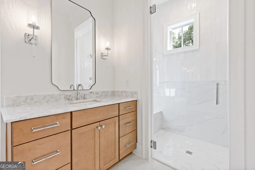5416 Planting Field LN Flowery Branch, GA 30542