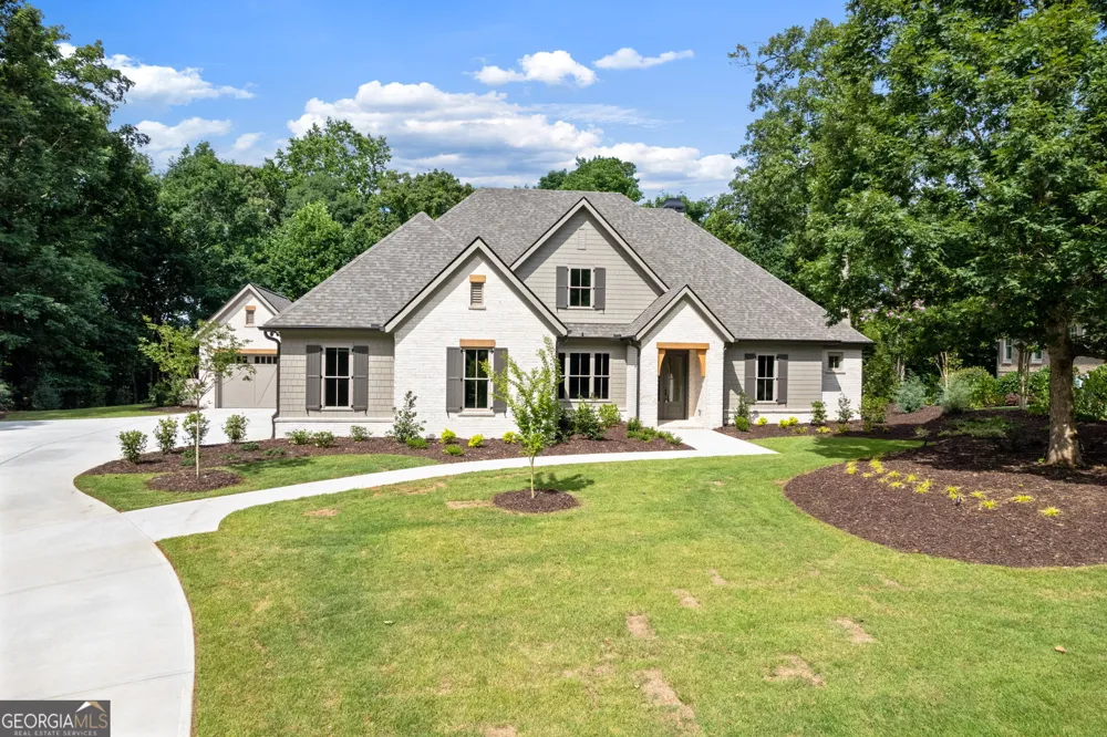5416 Planting Field LN Flowery Branch, GA 30542