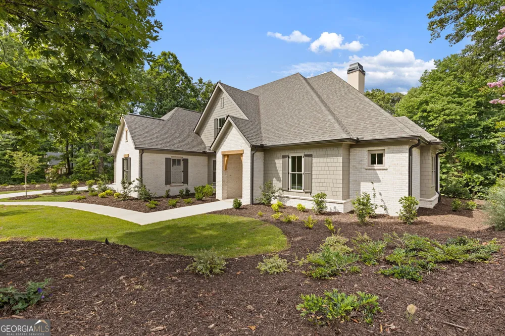 5416 Planting Field LN Flowery Branch, GA 30542
