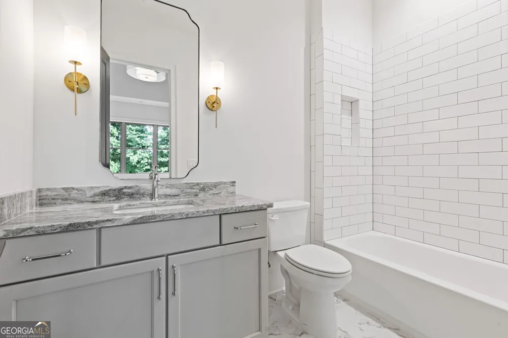 5416 Planting Field LN Flowery Branch, GA 30542