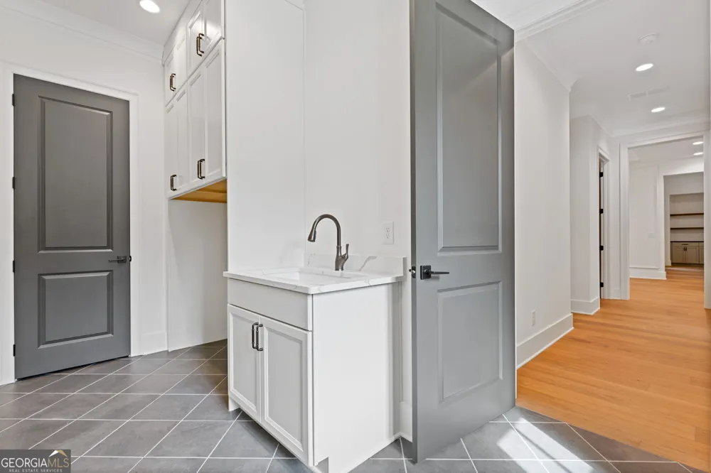 5416 Planting Field LN Flowery Branch, GA 30542