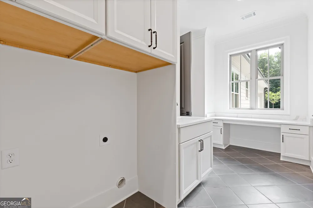 5416 Planting Field LN Flowery Branch, GA 30542