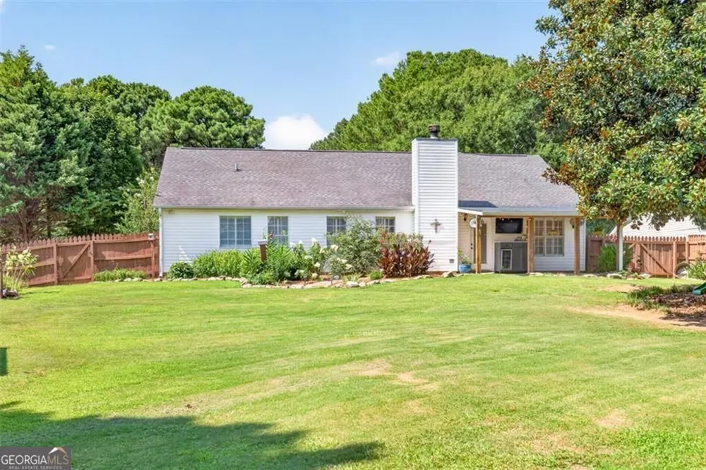 1561 Timber Heights DR Loganville, GA 30052