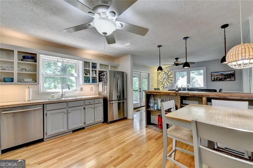 6224 Ivy Springs DR Flowery Branch, GA 30542